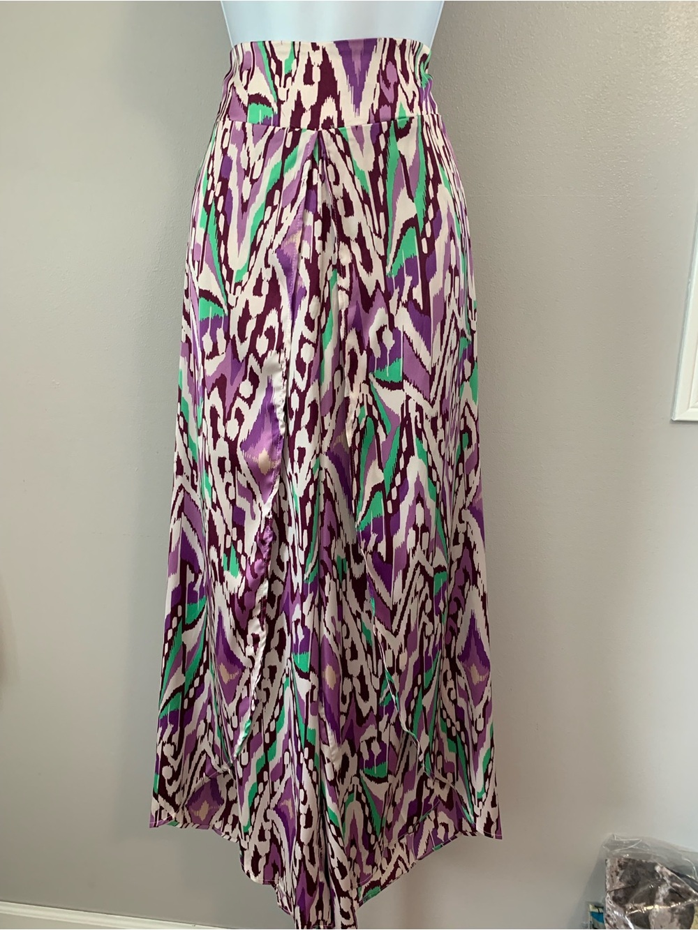 NWT easel Purple, White and Green Abstract Print Wide Leg Tulip Pants
